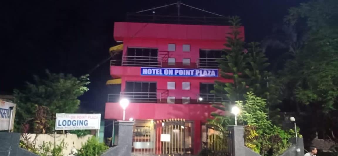 On Point Plaza Bed & Breakfast Murud  Luaran gambar