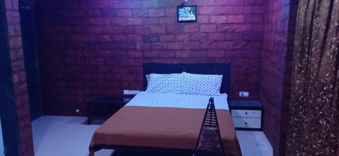 On Point Plaza Bed & Breakfast Murud  Luaran gambar