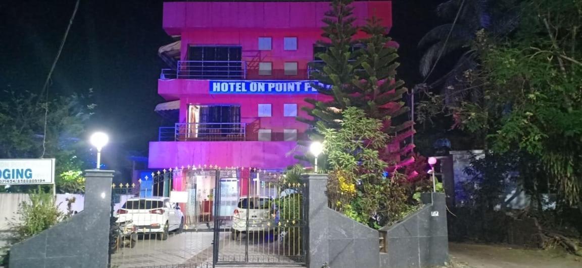 On Point Plaza Bed & Breakfast Murud  Luaran gambar