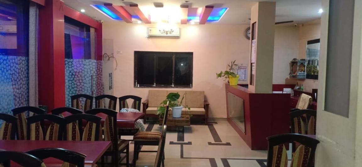 On Point Plaza Bed & Breakfast Murud  Luaran gambar