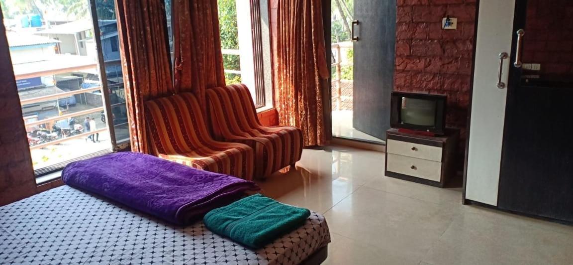 On Point Plaza Bed & Breakfast Murud  Luaran gambar