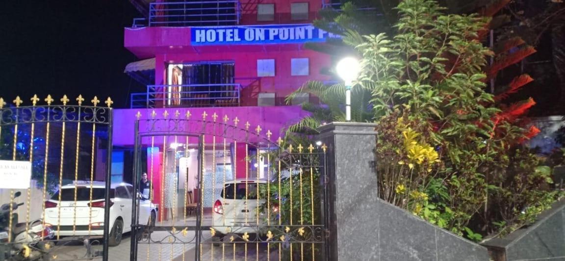 On Point Plaza Bed & Breakfast Murud  Luaran gambar