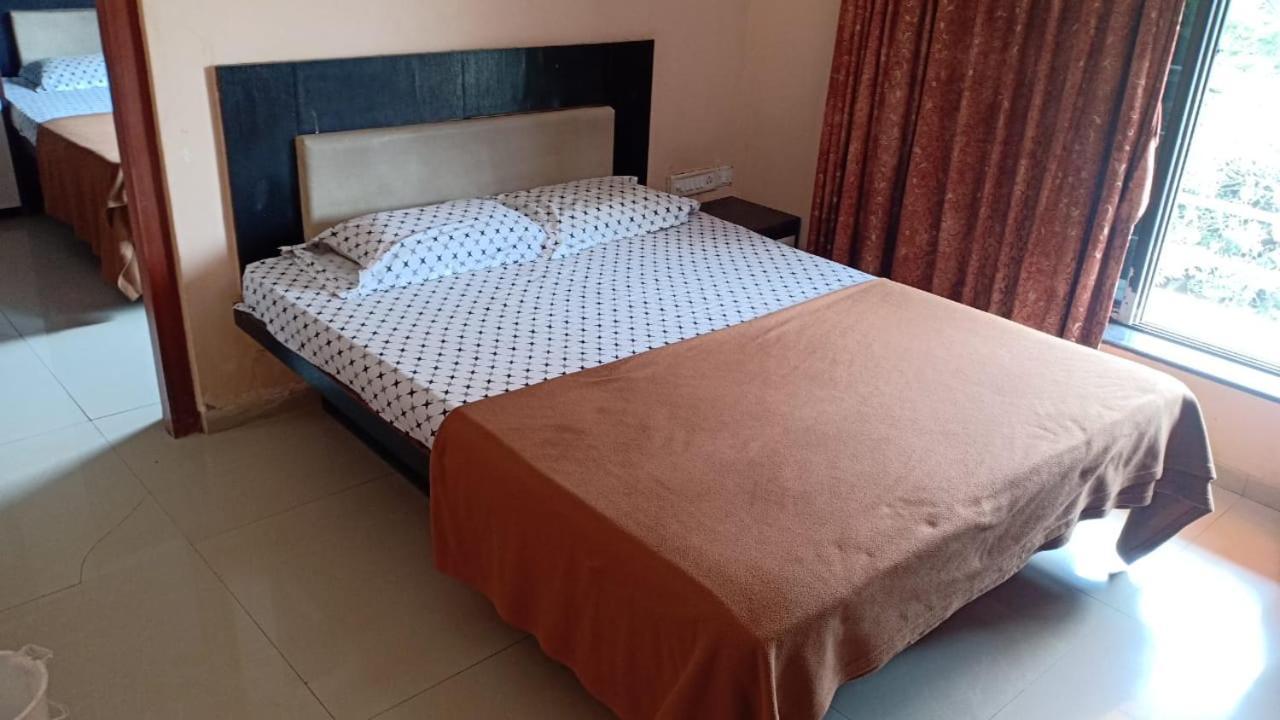 On Point Plaza Bed & Breakfast Murud  Luaran gambar