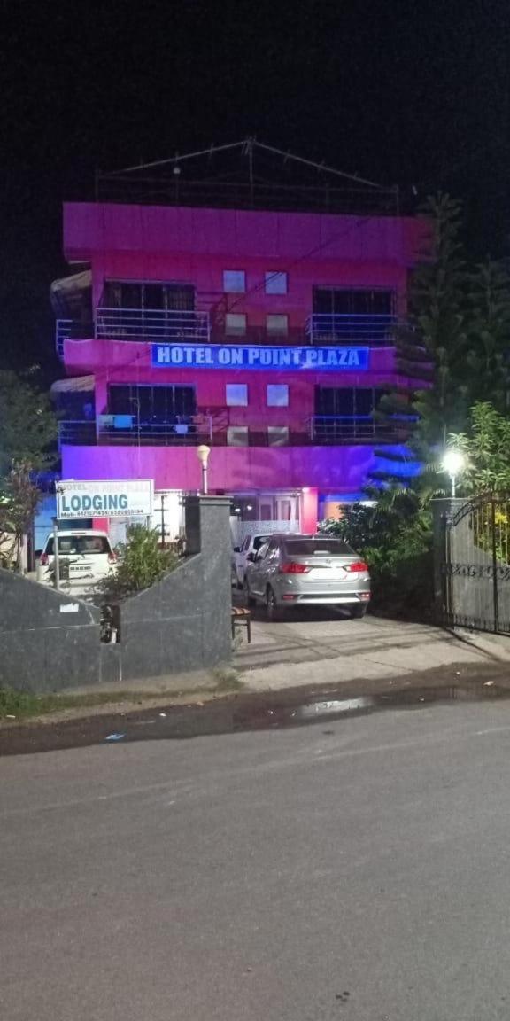 On Point Plaza Bed & Breakfast Murud  Luaran gambar