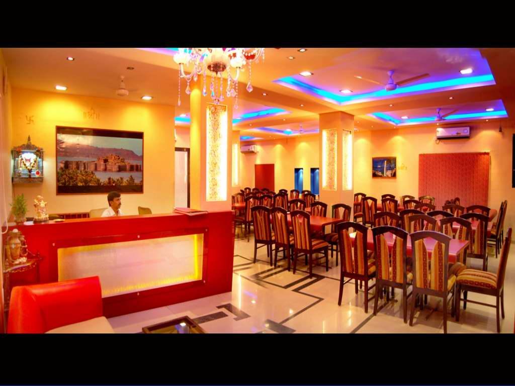 On Point Plaza Bed & Breakfast Murud  Luaran gambar