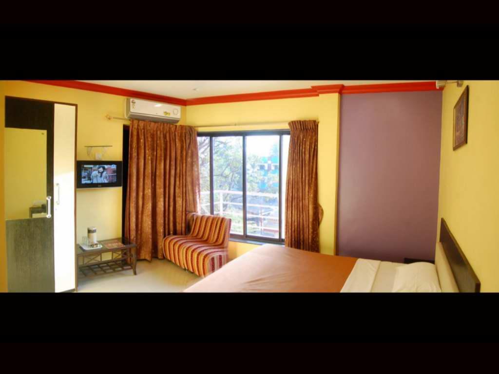 On Point Plaza Bed & Breakfast Murud  Luaran gambar
