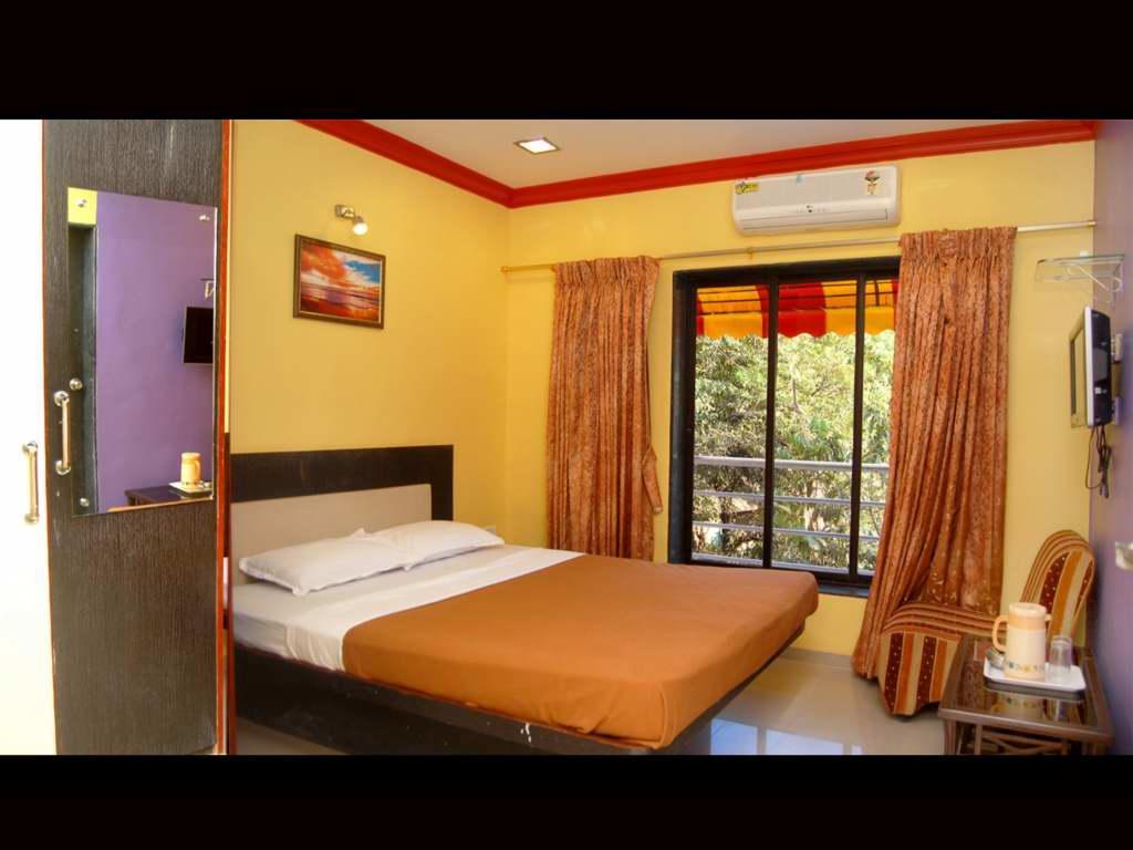 On Point Plaza Bed & Breakfast Murud  Luaran gambar