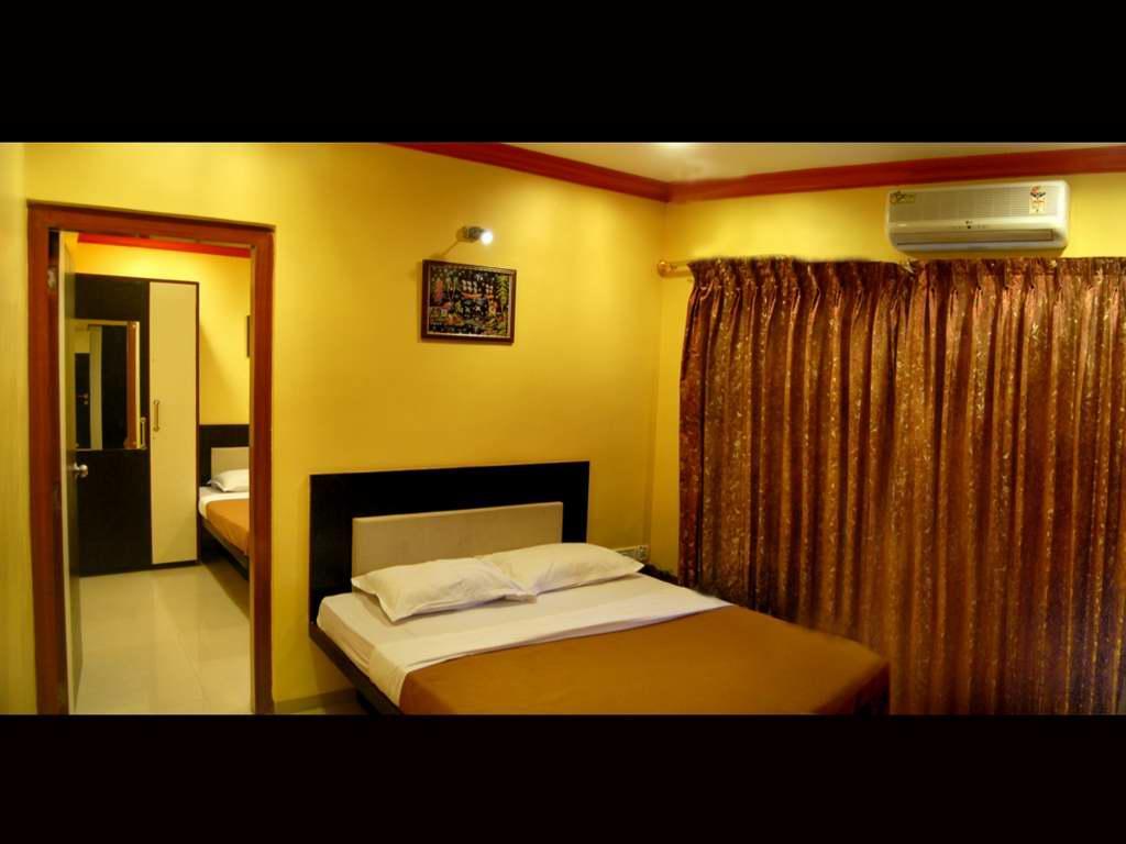 On Point Plaza Bed & Breakfast Murud  Luaran gambar
