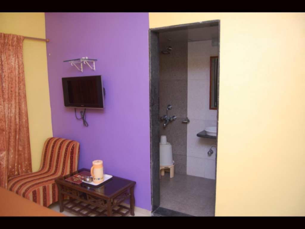 On Point Plaza Bed & Breakfast Murud  Luaran gambar