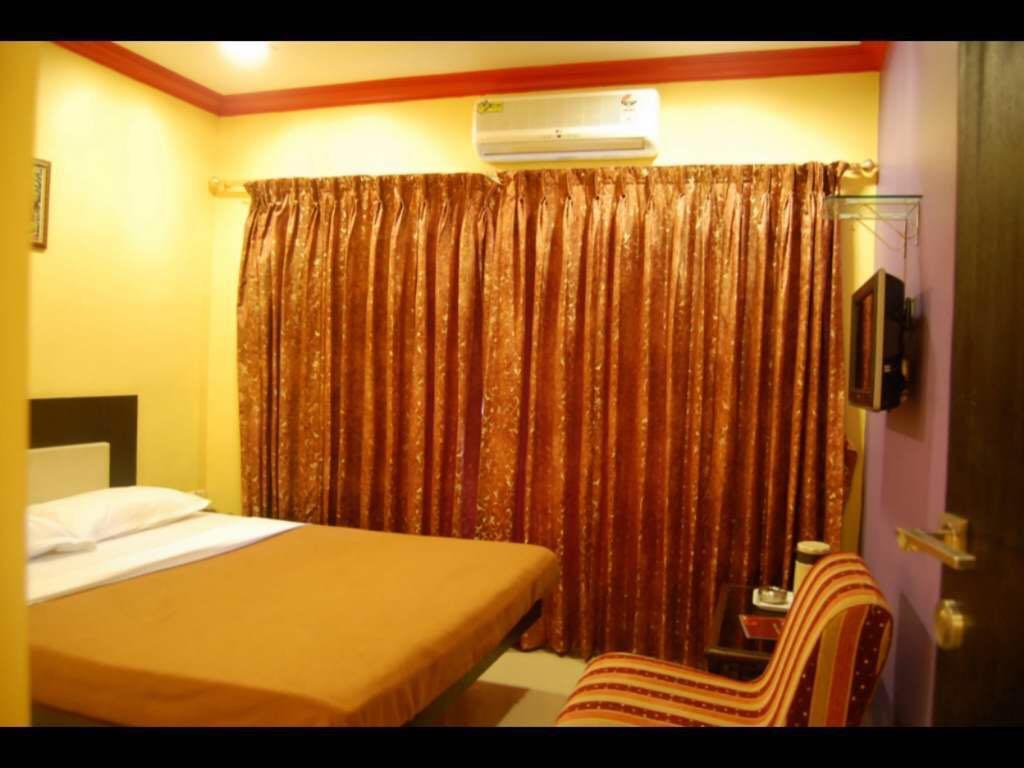 On Point Plaza Bed & Breakfast Murud  Luaran gambar