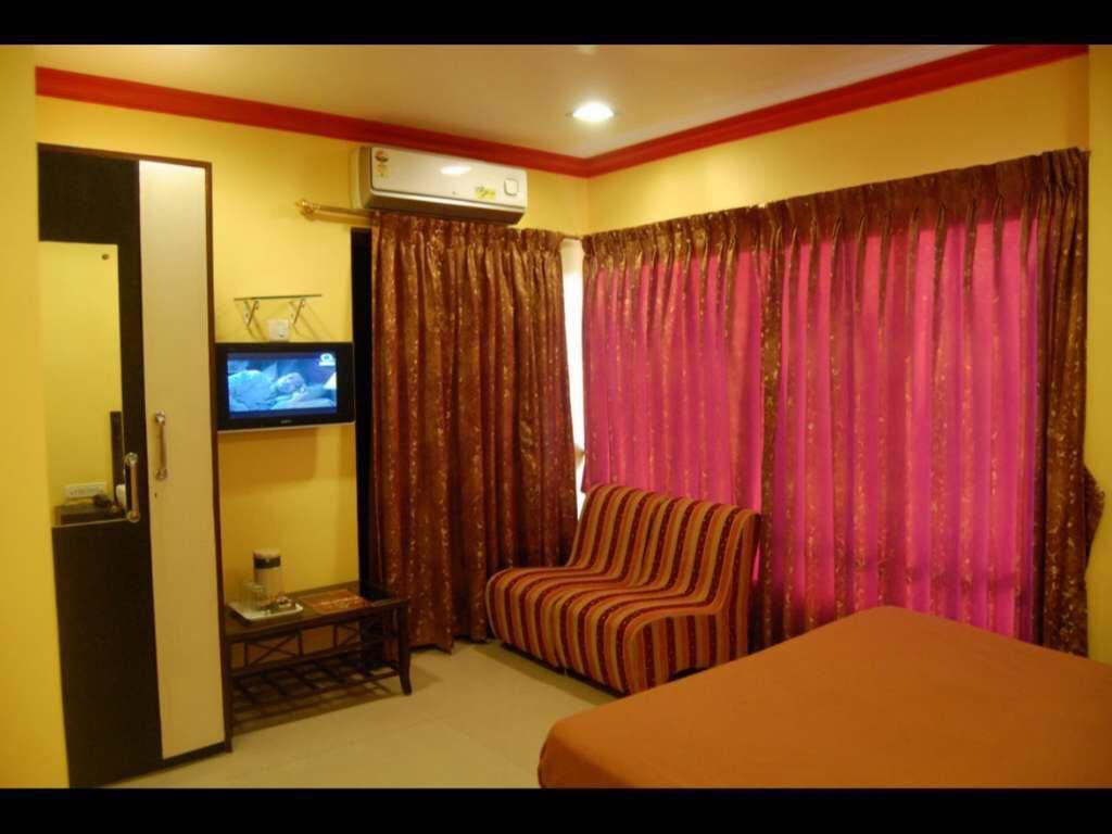 On Point Plaza Bed & Breakfast Murud  Luaran gambar
